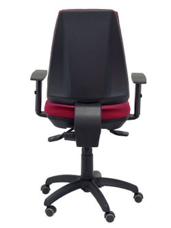 Modelo Elche S - Silla de oficina ergonómica con mecanismo sincro, regulable en altura y ruedas de parqué - Asiento y respaldo tapizados en tejido BALI color granate (BRAZOS REGULABLES EN ALTURA)