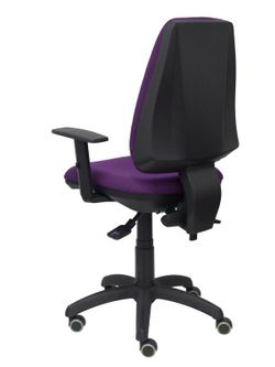 Modelo Elche S - Silla de oficina ergonómica con mecanismo sincro, regulable en altura y ruedas de parqué - Asiento y respaldo tapizados en tejido BALI color morado (BRAZOS REGULABLES EN ALTURA)
