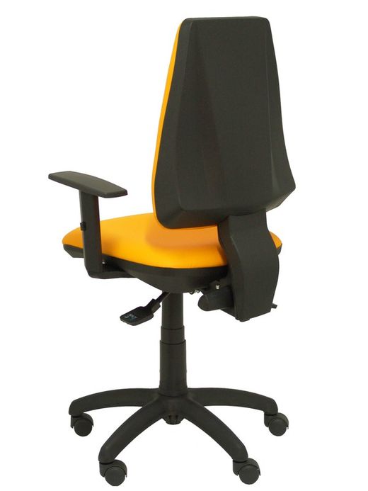 Modelo Elche S - Silla de oficina ergonómica con mecanismo sincro y regulable en altura - Asiento y respaldo tapizados en similpiel color naranja (BRAZOS REGULABLES INCLUIDOS)