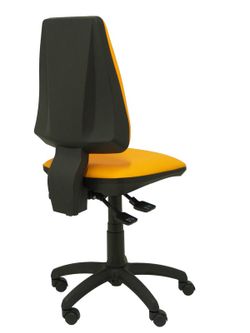 Modelo Elche - Silla de oficina ergonómica con mecanismo asincro, regulable en altura. Asiento y respaldo tapizados en similpiel color naranja.