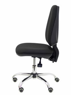 Modelo Elche - Silla de oficina ergonómica con mecanismo asincro y regulable en altura - Asiento y respaldo tapizados en tejido BALI color negro - Espuma viscoelástica, base cromada y ruedas con rodamiento de goma.