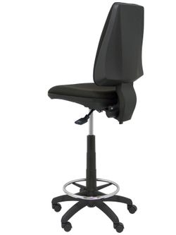 Modelo Elche taburete asincro - Taburete ergonómico con mecanismo asincro y regulable en altura - Asiento y respaldo tapizados en tejido BALI color negro.