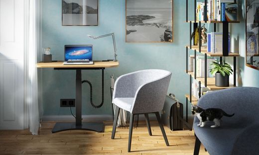 Modelo Griego - Mesa de trabajo regulable con ajuste electrico. Tablero de madera en color natural y estructura en color blanco. Dispone de ruedas con freno.