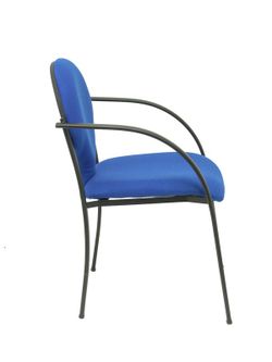 Modelo Hellin  Pack de 2 sillas confidente ergonómica con brazos fijos incorporados, apilable y estructura en color negro  Asiento y respaldo tapizados en tejido BALI color azul