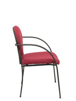 Modelo Hellin  Pack de 2 sillas confidente ergonómica con brazos fijos incorporados, apilable y estructura en color negro  Asiento y respaldo tapizados en tejido BALI color granate