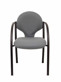 Modelo Hellín  Pack de 2 sillas confidente ergonómica con brazos fijos incorporados, apilable y estructura en color negro  Asiento y respaldo tapizados en tejido BALI color gris.