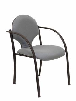 Modelo Hellín  Pack de 2 sillas confidente ergonómica con brazos fijos incorporados, apilable y estructura en color negro  Asiento y respaldo tapizados en tejido BALI color gris.