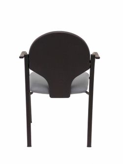 Modelo Hellín  Pack de 2 sillas confidente ergonómica con brazos fijos incorporados, apilable y estructura en color negro  Asiento y respaldo tapizados en tejido BALI color gris.