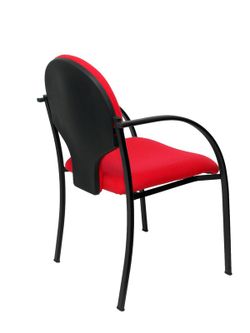 Modelo Hellin  Pack de 2 sillas confidente ergonómica con brazos fijos incorporados, apilable y estructura en color negro  Asiento y respaldo tapizados en tejido BALI color rojo