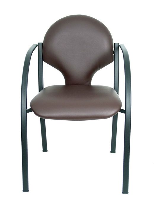 Modelo Hellin  Pack de 2 sillas confidente ergonómica con brazos fijos incorporados, apilable y estructura en color negro  Asiento y respaldo tapizados en tejido SIMILPIEL color marrón oscuro.