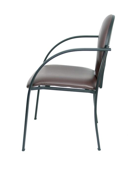 Modelo Hellin  Pack de 2 sillas confidente ergonómica con brazos fijos incorporados, apilable y estructura en color negro  Asiento y respaldo tapizados en tejido SIMILPIEL color marrón oscuro.
