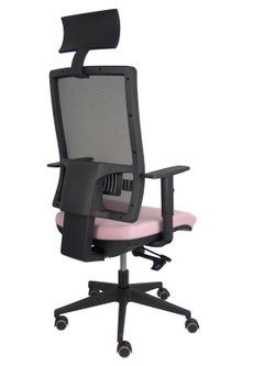 Modelo Horna - Silla de oficina ergonómica con mecanismo sincro con traslack y regulable en altura - Respaldo alto de malla transpirable con cabecero fijo y apoyo lumbar regulable. Asiento tapizado en tejido BALI colo rosa.