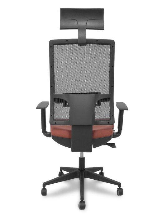 Modelo Horna - Silla de oficina ergonómica con mecanismo sincro con traslack y regulable en altura - Respaldo alto de malla transpirable con cabecero fijo y apoyo lumbar regulable. Asiento tapizado en tejido BALI color marrón.
