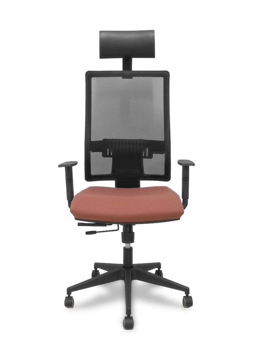 Modelo Horna - Silla de oficina ergonómica con mecanismo sincro con traslack y regulable en altura - Respaldo alto de malla transpirable con cabecero fijo y apoyo lumbar regulable. Asiento tapizado en tejido BALI color marrón.