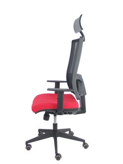 Modelo Horna - Silla de oficina ergonómica con mecanismo sincro con traslack y regulable en altura - Respaldo alto de malla transpirable con cabecero fijo y apoyo lumbar regulable. Asiento tapizado en tejido BALI color rojo.