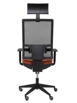 Modelo Horna - Silla de oficina ergonómica con mecanismo sincro y regulable en altura - Respaldo alto de malla transpirable con cabecero y asiento tapizado en tejido BALI color marrón (CON CABECERO INCLUIDO)