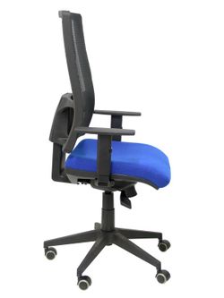 Modelo Horna - Silla de oficina ergonómica con mecanismo sincro y regulable en altura - Respaldo alto de malla transpirable y asiento tapizado en tejido BALI color azul.