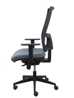 Modelo Horna - Silla de oficina ergonómica con mecanismo sincro y regulable en altura - Respaldo alto de malla transpirable  y asiento tapizado en tejido BALI color gris medio.
