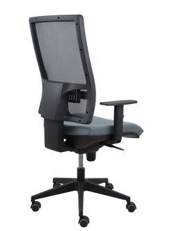Modelo Horna - Silla de oficina ergonómica con mecanismo sincro y regulable en altura - Respaldo alto de malla transpirable  y asiento tapizado en tejido BALI color gris medio.
