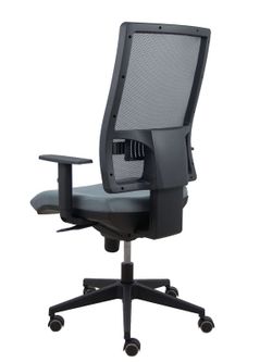 Modelo Horna - Silla de oficina ergonómica con mecanismo sincro y regulable en altura - Respaldo alto de malla transpirable  y asiento tapizado en tejido BALI color gris medio.