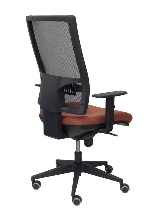 Modelo Horna - Silla de oficina ergonómica con mecanismo sincro y regulable en altura - Respaldo alto de malla transpirable y asiento tapizado en tejido BALI color marrón