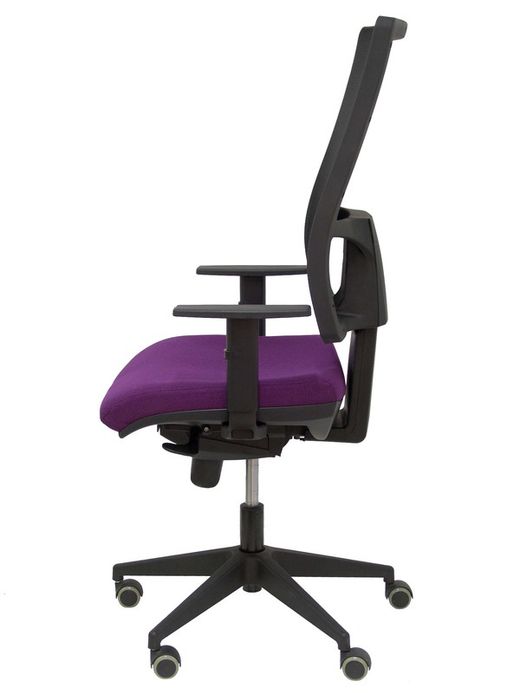 Modelo Horna - Silla de oficina ergonómica con mecanismo sincro y regulable en altura - Respaldo alto de malla transpirable y asiento tapizado en tejido BALI color morado
