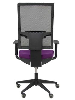 Modelo Horna - Silla de oficina ergonómica con mecanismo sincro y regulable en altura - Respaldo alto de malla transpirable y asiento tapizado en tejido BALI color morado