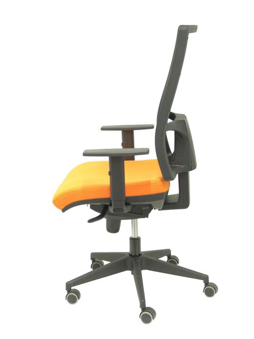 Modelo Horna - Silla de oficina ergonómica con mecanismo sincro y regulable en altura - Respaldo alto de malla transpirable y asiento tapizado en tejido BALI color naranja