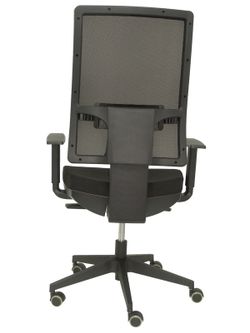 Modelo Horna - Silla de oficina ergonómica con mecanismo sincro y regulable en altura - Respaldo alto de malla transpirable y asiento tapizado en tejido BALI color negro.