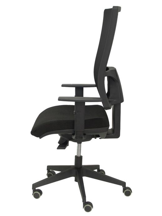 Modelo Horna - Silla de oficina ergonómica con mecanismo sincro y regulable en altura - Respaldo alto de malla transpirable y asiento tapizado en tejido BALI color negro.