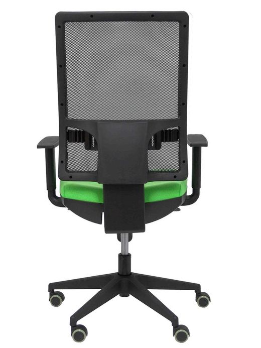 Modelo Horna - Silla de oficina ergonómica con mecanismo sincro y regulable en altura - Respaldo alto de malla transpirable y asiento tapizado en tejido BALI color pistacho