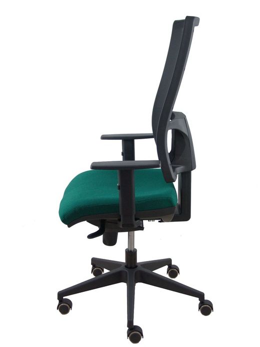 Modelo Horna - Silla de oficina ergonómica con mecanismo sincro y regulable en altura - Respaldo alto de malla transpirable  y asiento tapizado en tejido BALI color verde botella.