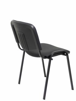 Modelo Iso  Pack de 4 sillas confidentes ergonómica, apilable, multiusos y estructura en color negro  Asiento y respaldo tapizados en tejido similpiel color negro.