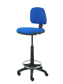 Modelo Isso - Taburete ergonómico giratorio y regulable en altura con aro reposapiés cromado (INCLUIDO)  Asiento y respaldo tapizados en tejido bali color azul.
