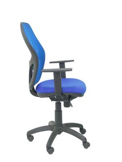 Modelo Jorquera - Silla de oficina ergonómica con mecanismo sincro, brazos regulables y ajustable en altura - Respaldo de malla transpirable en color azul y asiento tapizados en tejido BALI color azul