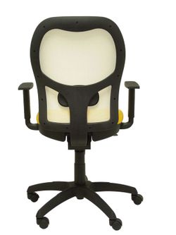 Modelo Jorquera - Silla de oficina ergonómica con mecanismo sincro, brazos regulables y ajustable en altura - Respaldo de malla transpirable en color blanco y asiento tapizados en tejido BALI color amarillo