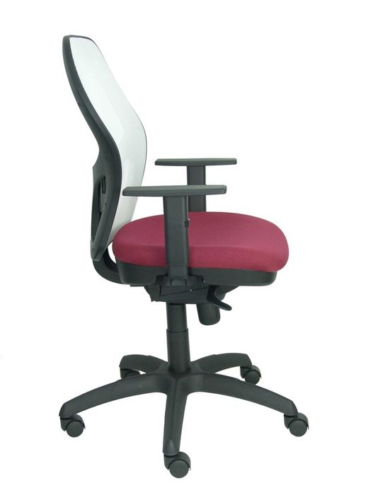 Modelo Jorquera - Silla de oficina ergonómica con mecanismo sincro, brazos regulables y ajustable en altura - Respaldo de malla transpirable en color blanco y asiento tapizados en tejido BALI color granate