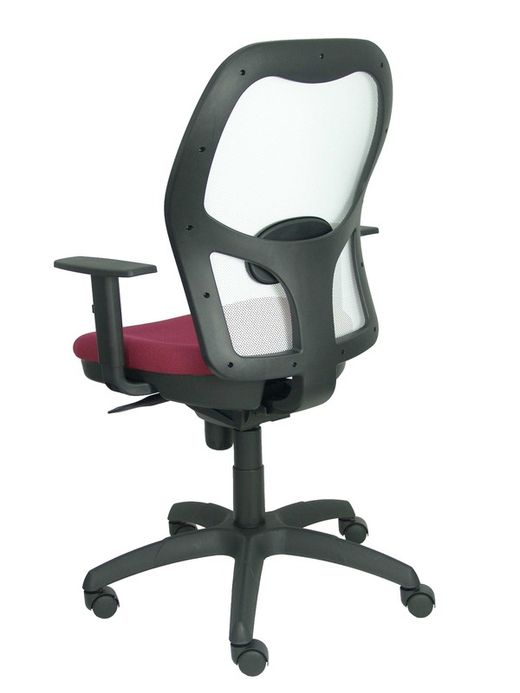 Modelo Jorquera - Silla de oficina ergonómica con mecanismo sincro, brazos regulables y ajustable en altura - Respaldo de malla transpirable en color blanco y asiento tapizados en tejido BALI color granate