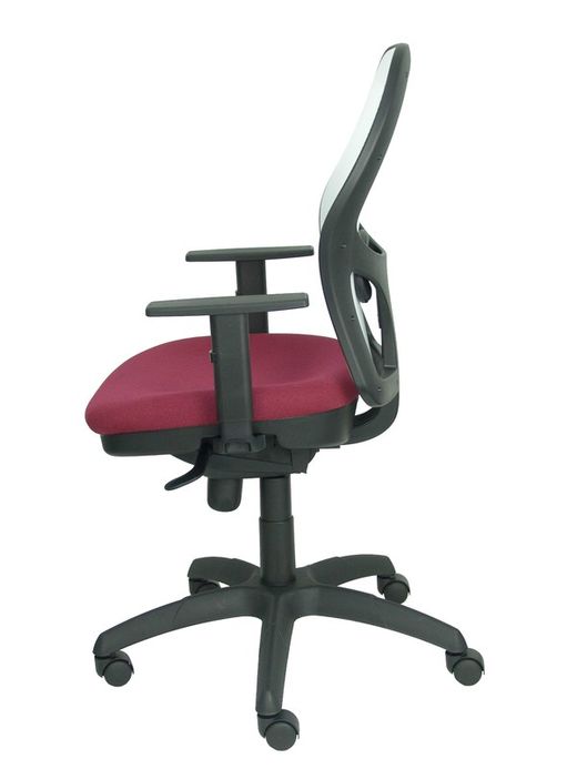 Modelo Jorquera - Silla de oficina ergonómica con mecanismo sincro, brazos regulables y ajustable en altura - Respaldo de malla transpirable en color blanco y asiento tapizados en tejido BALI color granate