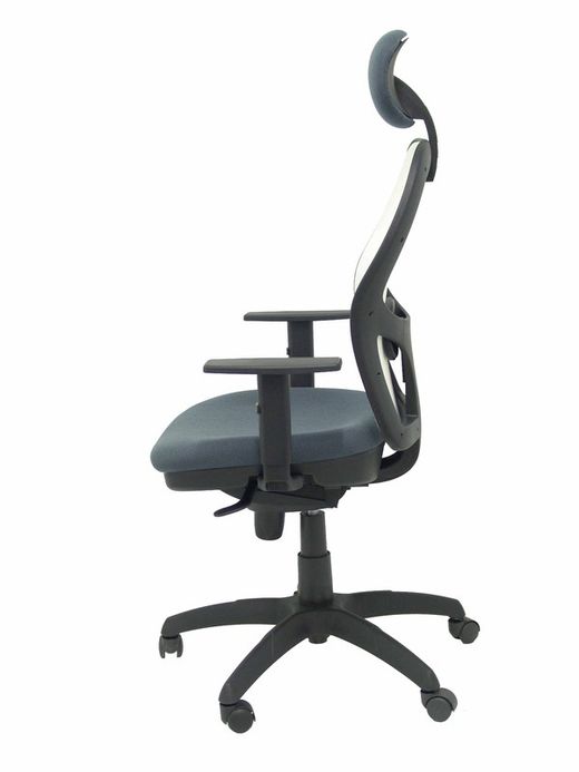 Modelo Jorquera - Silla de oficina ergonómica con mecanismo sincro, brazos regulables y ajustable en altura  Respaldo de malla transpirable en color blanco y asiento tapizados en tejido BALI color gris oscuro (CON CABECERO)
