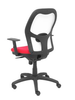 Modelo Jorquera - Silla de oficina ergonómica con mecanismo sincro, brazos regulables y ajustable en altura - Respaldo de malla transpirable en color blanco y asiento tapizados en tejido BALI color rojo