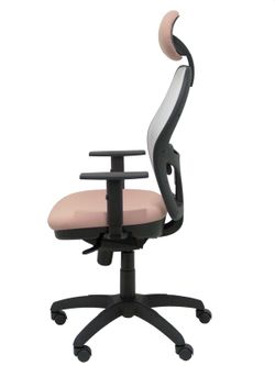 Modelo Jorquera - Silla de oficina ergonómica con mecanismo sincro, brazos regulables y ajustable en altura  Respaldo de malla transpirable en color blanco y asiento tapizados en tejido BALI color rosa pálido (CON CABECERO)