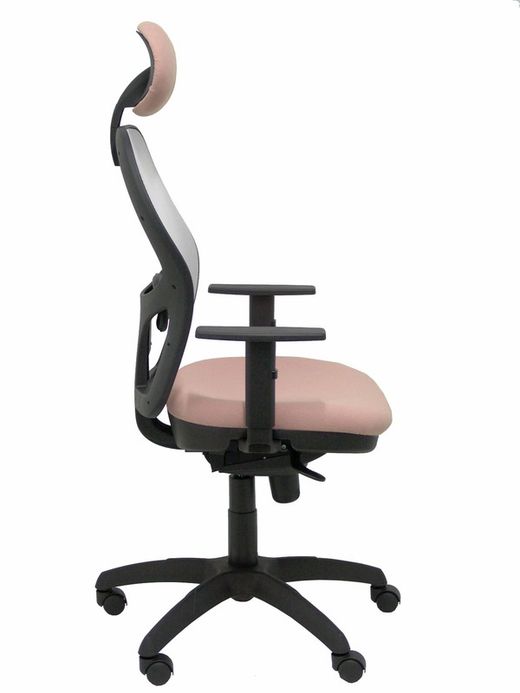 Modelo Jorquera - Silla de oficina ergonómica con mecanismo sincro, brazos regulables y ajustable en altura  Respaldo de malla transpirable en color blanco y asiento tapizados en tejido BALI color rosa pálido (CON CABECERO)