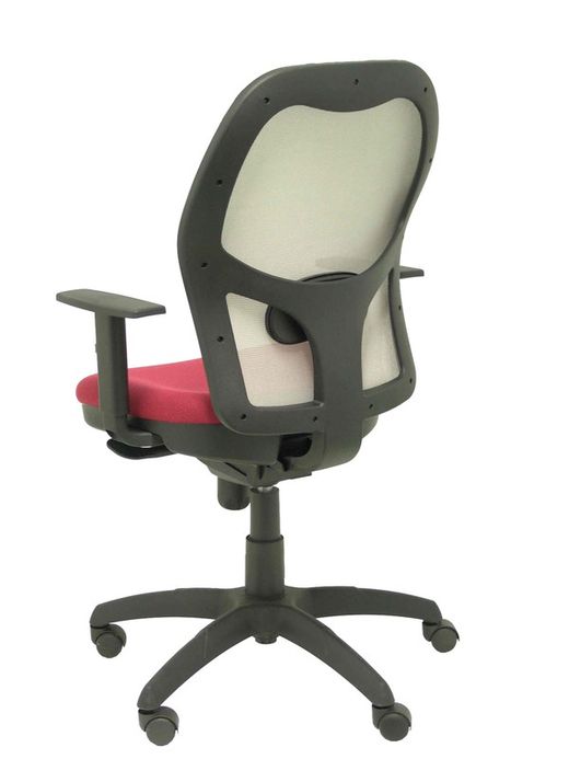 Modelo Jorquera - Silla de oficina ergonómica con mecanismo sincro, brazos regulables y ajustable en altura - Respaldo de malla transpirable en color gris y asiento tapizados en tejido BALI color granate
