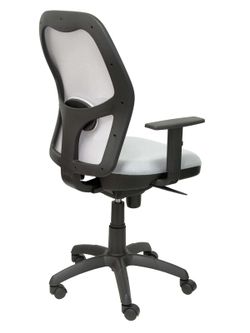 Modelo Jorquera - Silla de oficina ergonómica con mecanismo sincro, brazos regulables y ajustable en altura - Respaldo de malla transpirable en color gris y asiento tapizados en tejido BALI color gris