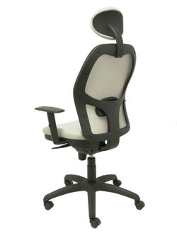 Modelo Jorquera - Silla de oficina ergonómica con mecanismo sincro, brazos regulables y ajustable en altura  Respaldo de malla transpirable en color gris y asiento tapizados en tejido BALI color gris claro (CON CABECERO)