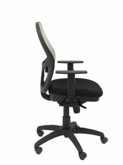 Modelo Jorquera - Silla de oficina ergonómica con mecanismo sincro, brazos regulables y ajustable en altura - Respaldo de malla transpirable en color gris y asiento tapizados en tejido BALI color negro