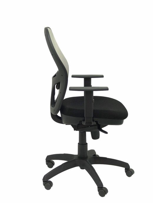 Modelo Jorquera - Silla de oficina ergonómica con mecanismo sincro, brazos regulables y ajustable en altura - Respaldo de malla transpirable en color gris y asiento tapizados en tejido BALI color negro