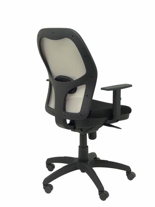 Modelo Jorquera - Silla de oficina ergonómica con mecanismo sincro, brazos regulables y ajustable en altura - Respaldo de malla transpirable en color gris y asiento tapizados en tejido BALI color negro