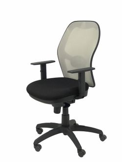Modelo Jorquera - Silla de oficina ergonómica con mecanismo sincro, brazos regulables y ajustable en altura - Respaldo de malla transpirable en color gris y asiento tapizados en tejido BALI color negro
